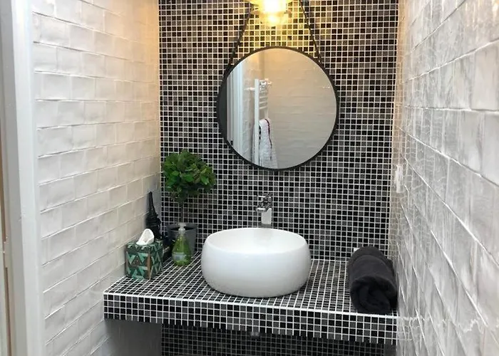 Vue Panoramique Pau Piscine Holiday home *